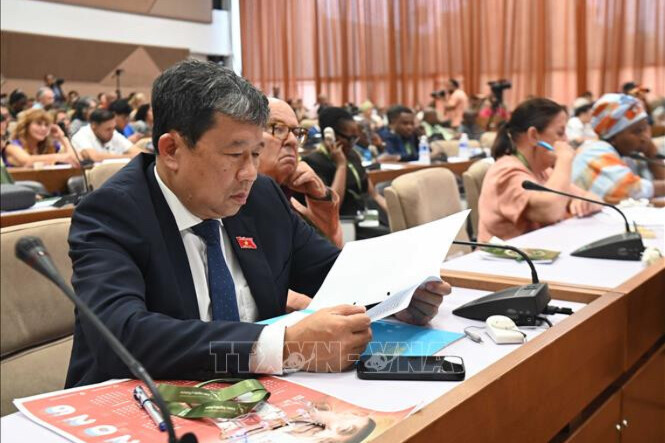 Đoàn đại biểu Đảng Cộng sản Việt Nam dự hội thảo kỷ niệm 100 năm ngày sinh lãnh tụ Cuba Fidel Castro