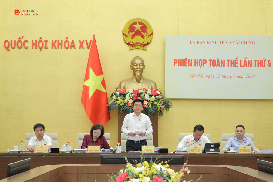 Phát huy hiệu quả nguồn lực đất đai, thúc đẩy thị trường bất động sản phát triển lành mạnh
