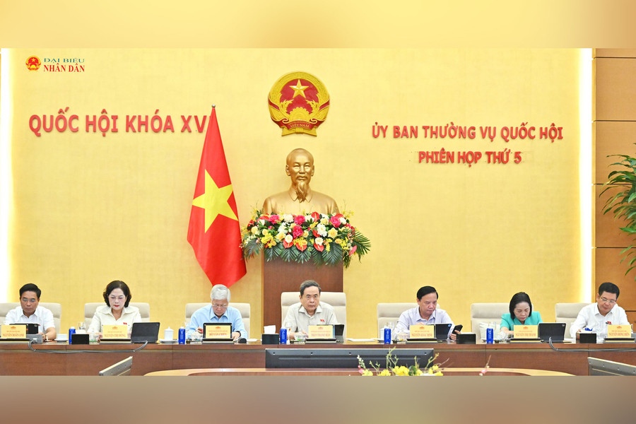 Phiên họp thứ 5 của Ủy ban Thường vụ Quốc hội