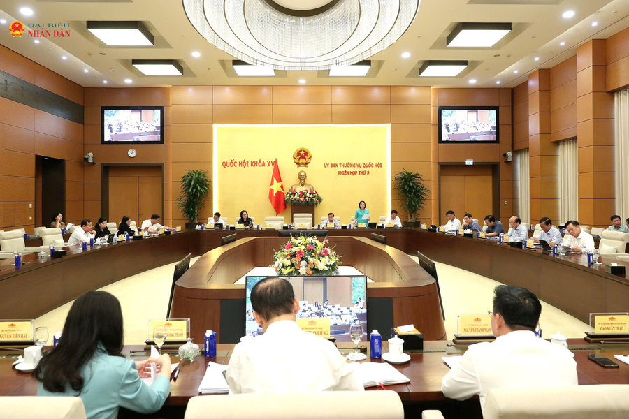 Tiếp tục hoàn thiện 3 dự thảo Luật thông qua tại kỳ họp không thường lệ