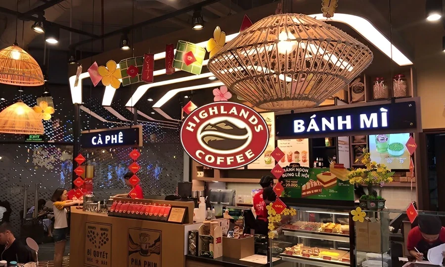 Jollibee tăng doanh thu, nhưng lợi nhuận đi lùi: Highlands Coffee trở thành điểm sáng giữa áp lực chi phí