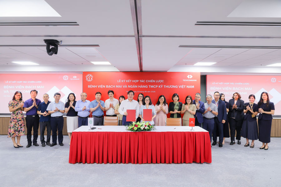 Bệnh viện Bạch Mai và Techcombank hợp tác xây dựng hệ sinh thái tài chính y tế hiện đại, nâng cao hiệu quả vận hành và trải nghiệm người bệnh
