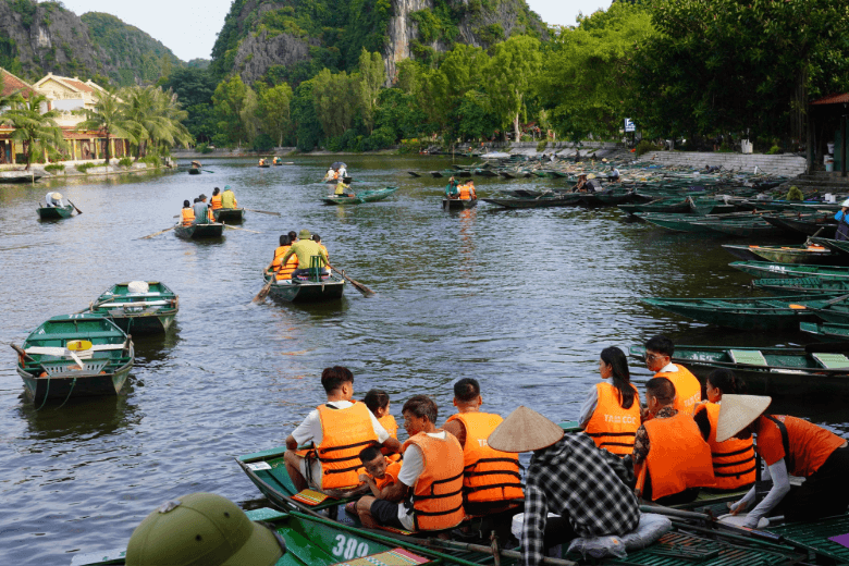 Cảnh báo lũ quét, sạt lở đất, yêu cầu tăng cường quản lý, bảo đảm an toàn cho khách du lịch