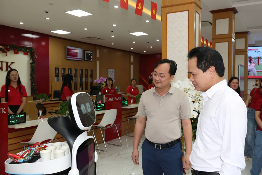 Robot bùng nổ, doanh nghiệp Việt chọn đường nào để làm chủ công nghệ?
