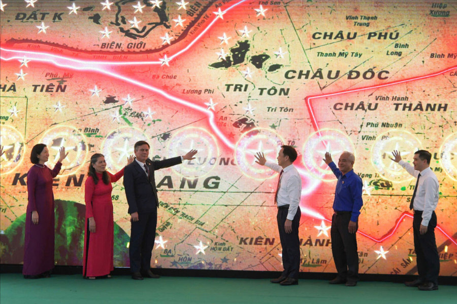 Thời thanh xuân từ Đường Trường Sơn đến Đường 1C huyền thoại