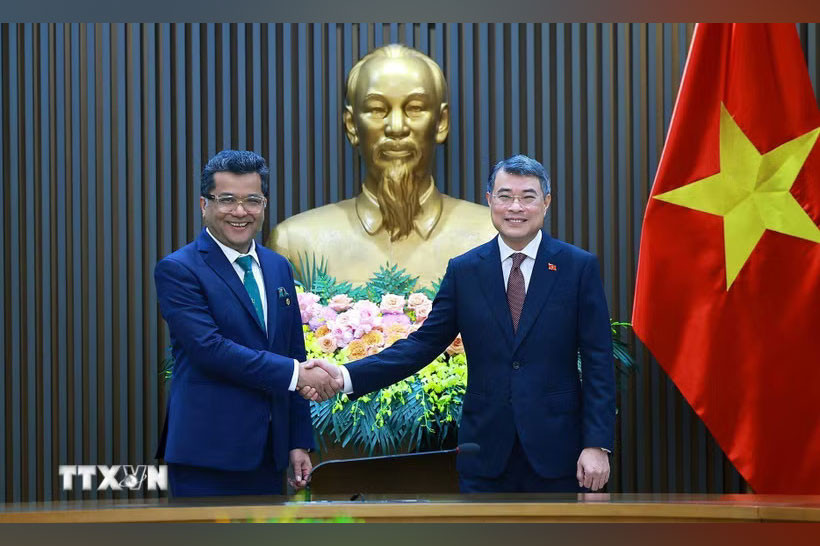 Thủ tướng Lê Minh Hưng tiếp Quốc Vụ khanh Bộ Ngoại giao Ấn Độ