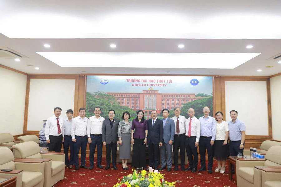 Tăng cường kết nối khoa học với hoạt động xây dựng chính sách