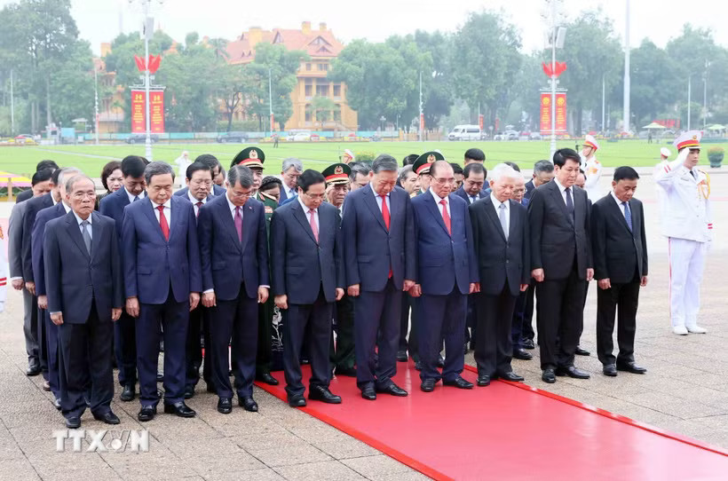 Lãnh đạo Đảng, Nhà nước vào Lăng viếng Chủ tịch Hồ Chí Minh