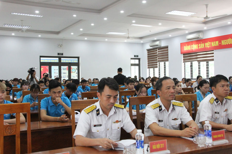 Đưa giáo dục biển, đảo đến gần hơn với sinh viên khối ngành sức khỏe