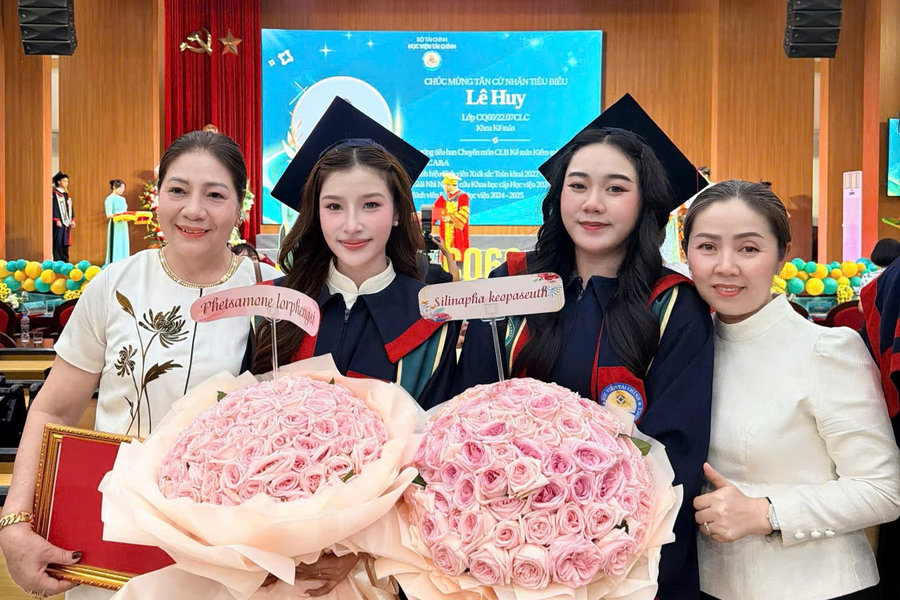 Vượt rào cản ngôn ngữ, hai nữ sinh Lào ghi dấu thành tích xuất sắc tại giảng đường Việt Nam