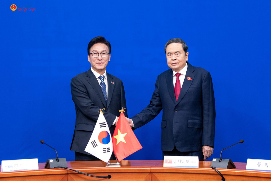 Chủ tịch Quốc hội Trần Thanh Mẫn tiếp Chủ tịch Đảng Dân chủ đồng hành Kim Min Seok