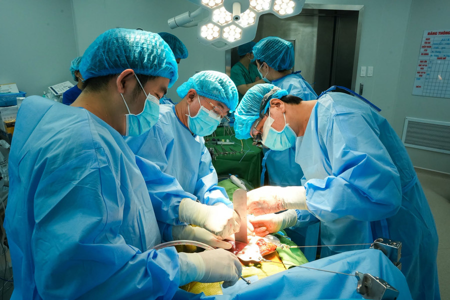 Ca ghép gan đặc biệt, em trai hiến gan cứu anh mắc ung thư