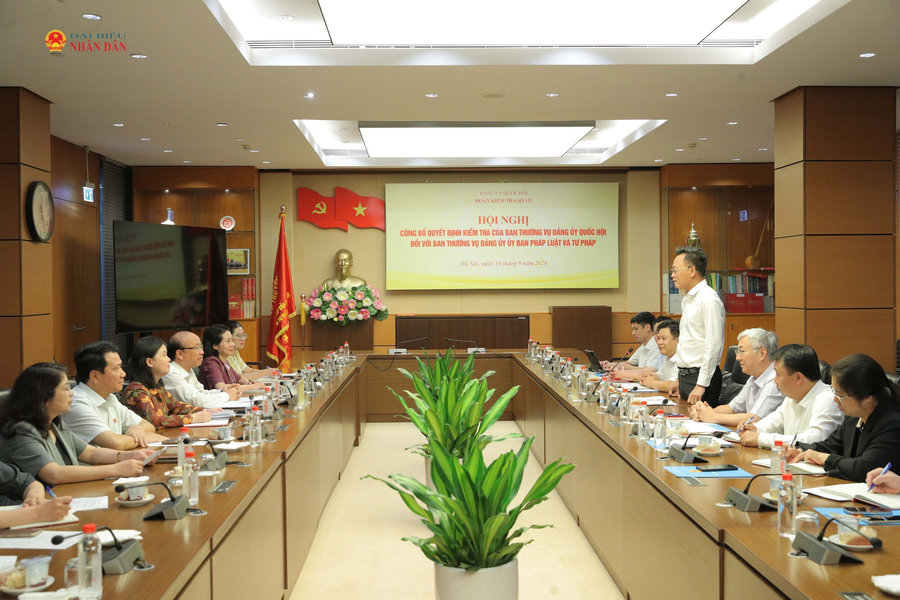 Công bố quyết định kiểm tra của Ban Thường vụ Đảng ủy Quốc hội đối với Ban Thường vụ Đảng ủy Ủy ban Pháp luật và Tư pháp