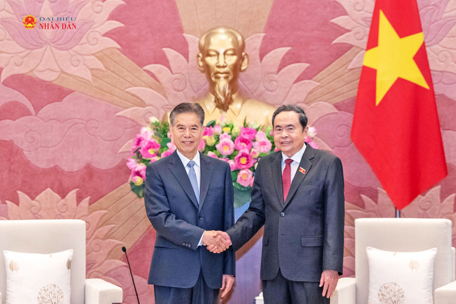 Chủ tịch Quốc hội Trần Thanh Mẫn tiếp Chủ nhiệm Ủy ban Tài chính và Kinh tế Nhân đại toàn quốc Trung Quốc