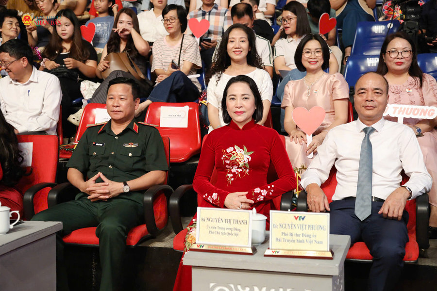 Phó Chủ tịch Quốc hội Nguyễn Thị Thanh dự Gala Kỷ niệm 18 năm Chương trình “Trái tim cho em - Thắp sáng ước mơ”