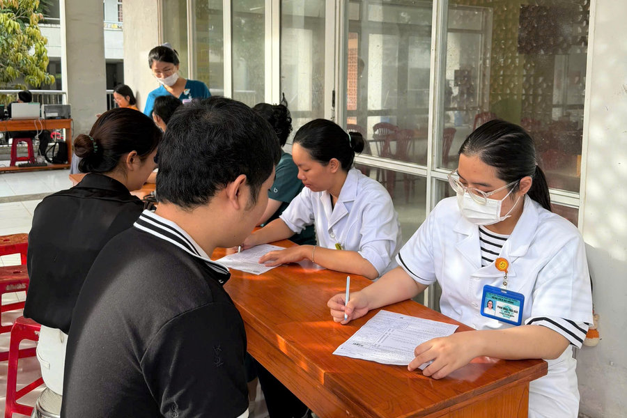 Chi đoàn Nhà khách Quốc hội tại Đà Nẵng tổ chức hiến máu nhân đạo