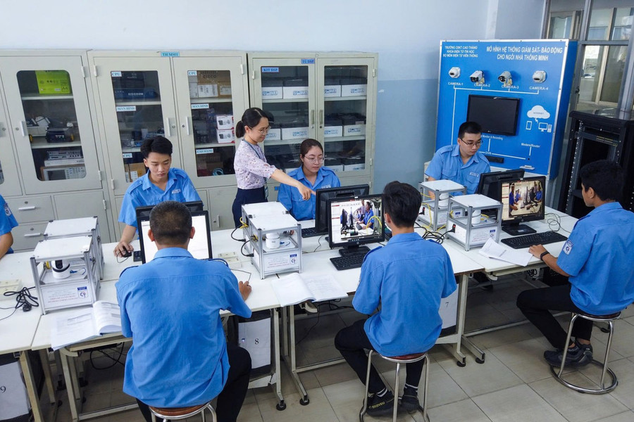 Doanh nghiệp và người sử dụng lao động được tham gia xây dựng, thẩm định giáo trình giáo dục nghề nghiệp