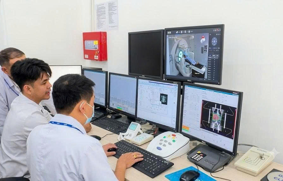 Đề án 1816 đưa kỹ thuật xạ trị chuyên sâu đến gần người bệnh Gia Lai