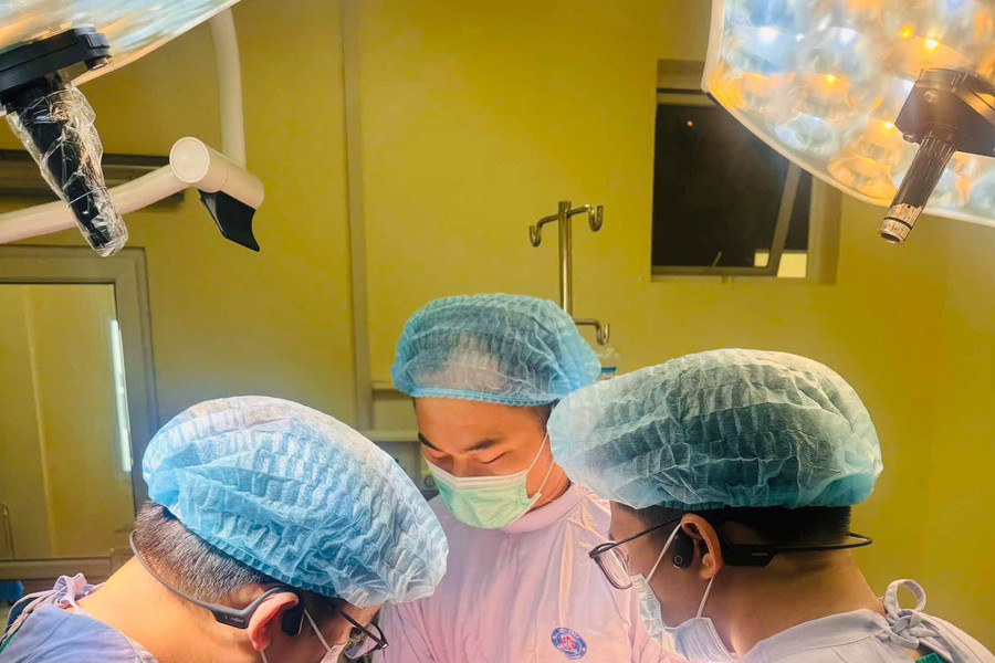 Bệnh viện K: Cứu chân người mẹ trẻ mắc ung thư xương, khớp gối co rút 90 độ