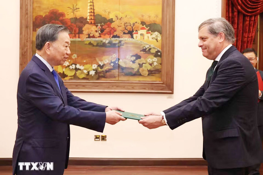 Tổng Bí thư, Chủ tịch nước Tô Lâm tiếp Đại sứ Đặc mệnh toàn quyền các nước trình Quốc thư