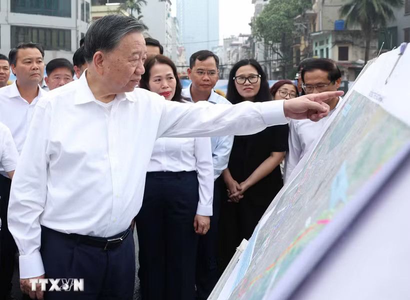 Tổng Bí thư, Chủ tịch nước Tô Lâm kiểm tra tiến độ thi công một số công trình, dự án trọng điểm của Thủ đô