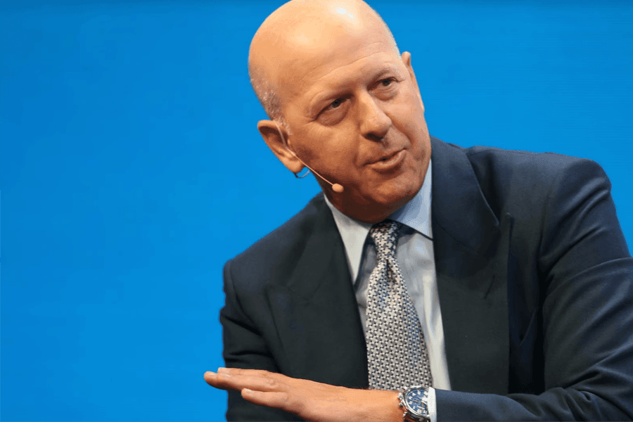 Vào Harvard từ năm 16 tuổi, cựu CEO Goldman Sachs phản bác xu hướng quay lưng với đại học