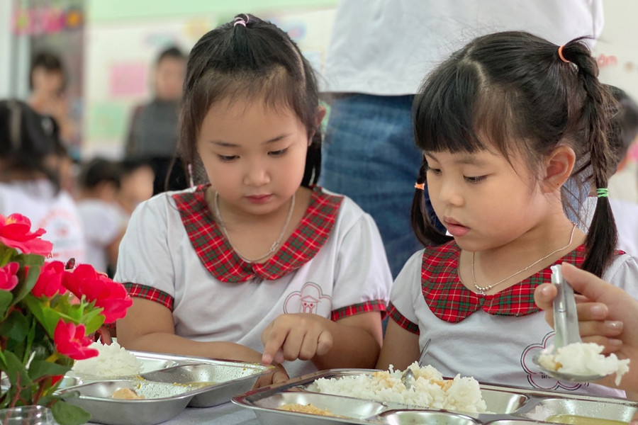 Những điểm nghẽn và khoảng trống pháp lý, thực thi trong vấn đề dinh dưỡng học đường