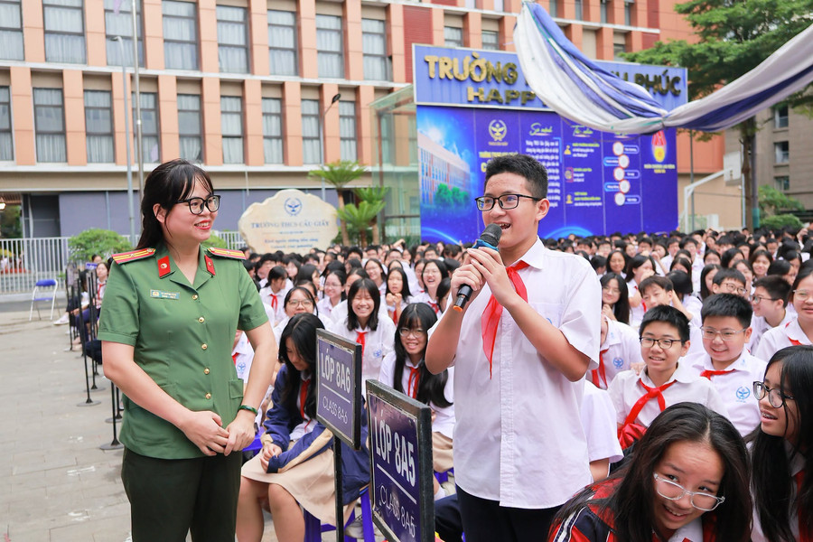 Công an cơ sở đẩy mạnh tuyên truyền pháp luật, xây dựng môi trường học đường an toàn