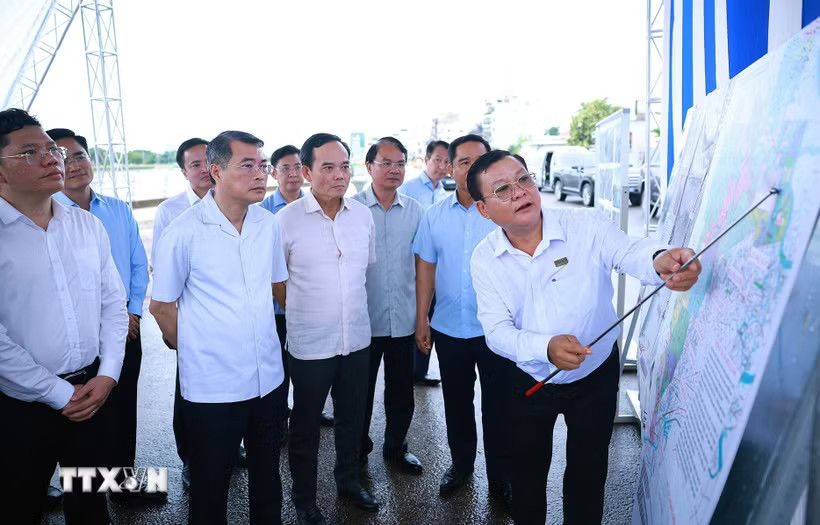 Thủ tướng Lê Minh Hưng kiểm tra hai dự án trọng điểm tại Thành phố Hồ Chí Minh