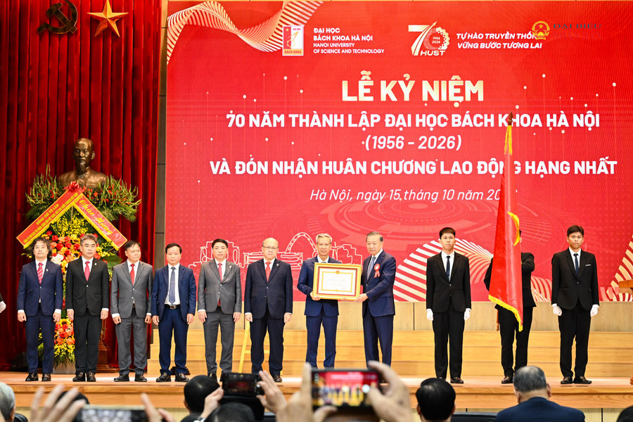 Tổng Bí thư, Chủ tịch nước Tô Lâm trao Huân chương Lao động hạng Nhất tặng Đại học Bách khoa Hà Nội