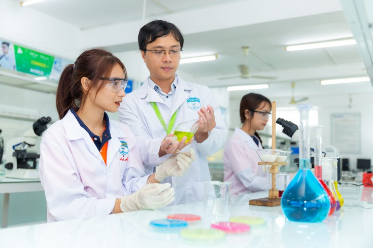 Bộ Y tế ban hành giá trị giới hạn tiếp xúc với 80 yếu tố hóa học tại nơi làm việc