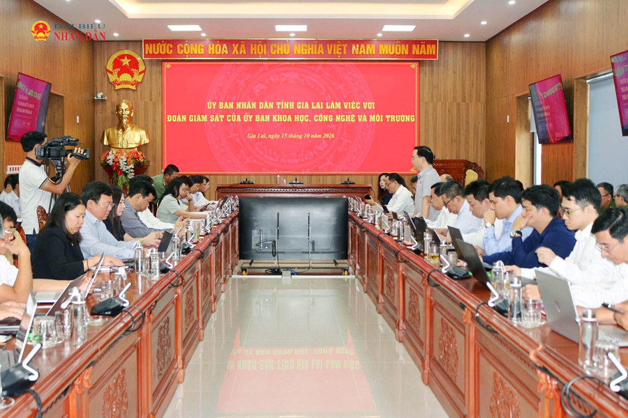 Đoàn giám sát của Ủy ban Khoa học, Công nghệ và Môi trường làm việc với UBND tỉnh Gia Lai