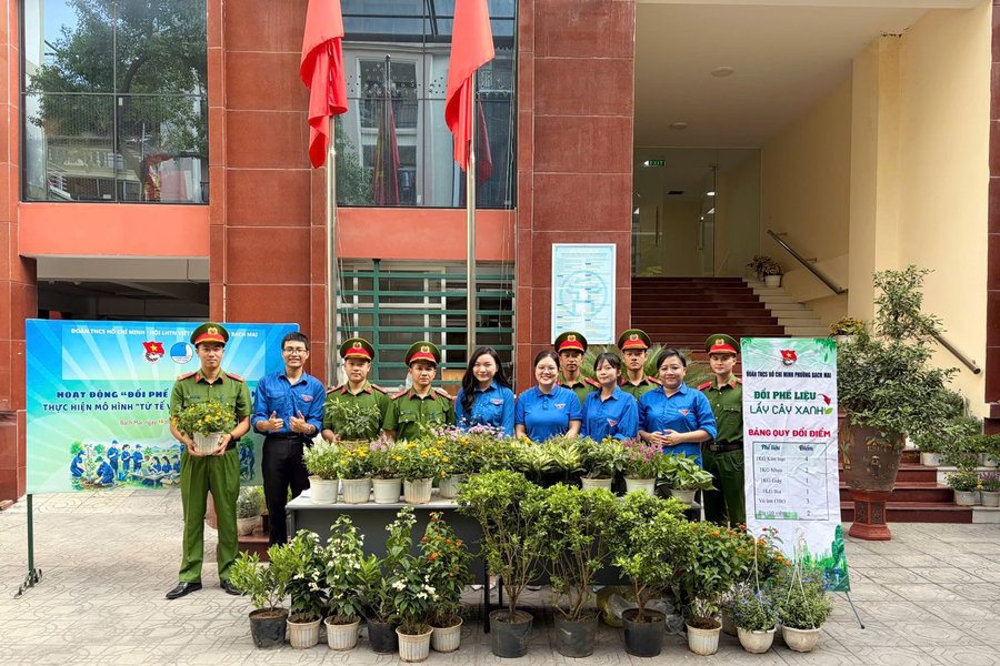 Lan tỏa lối sống xanh từ mô hình “Đổi phế liệu lấy cây xanh”
