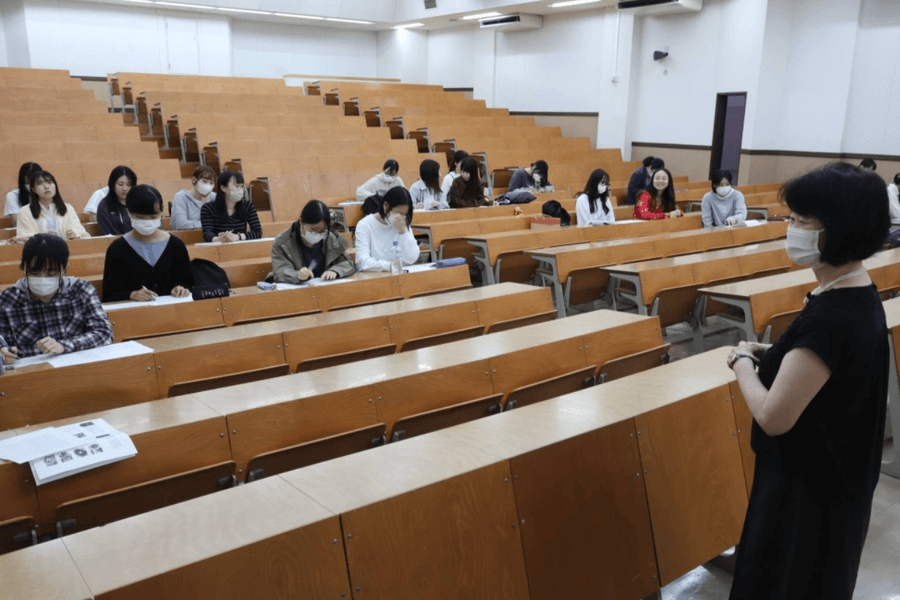 Đại học nữ Nhật Bản buộc phải mở cửa cho nam sinh để tồn tại