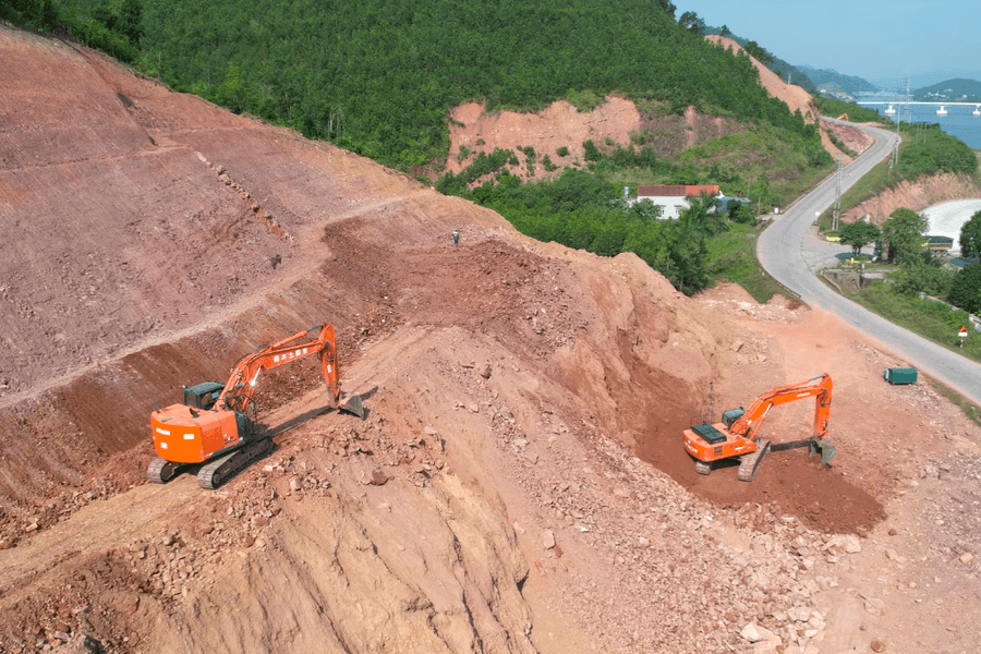 Quảng Ninh: Dự án cải tạo, nâng cấp QL4B gần 1.200 tỷ đồng gấp rút hoàn thành nền đường