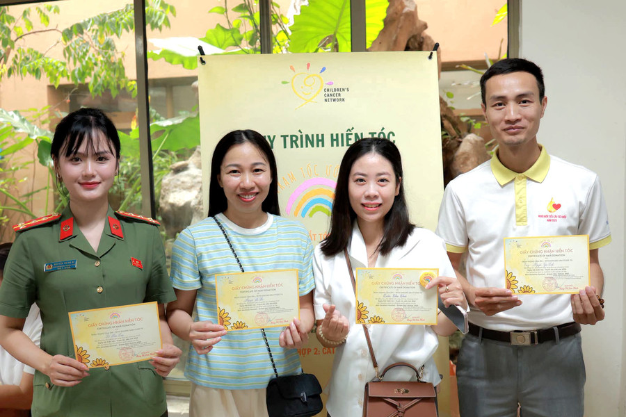 Hơn 1.175 mái tóc được trao gửi tại “Trạm tóc ước mơ” 2026: Để những cô gái chiến đấu với ung thư được soi gương và mỉm cười