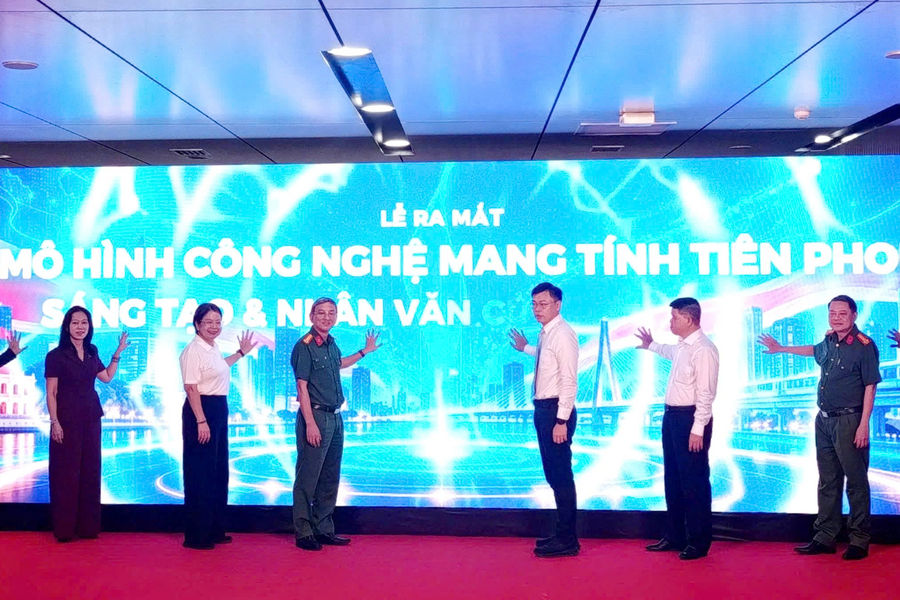 TP. Hồ Chí Minh: Ra mắt các mô hình công nghệ phục vụ người dân
